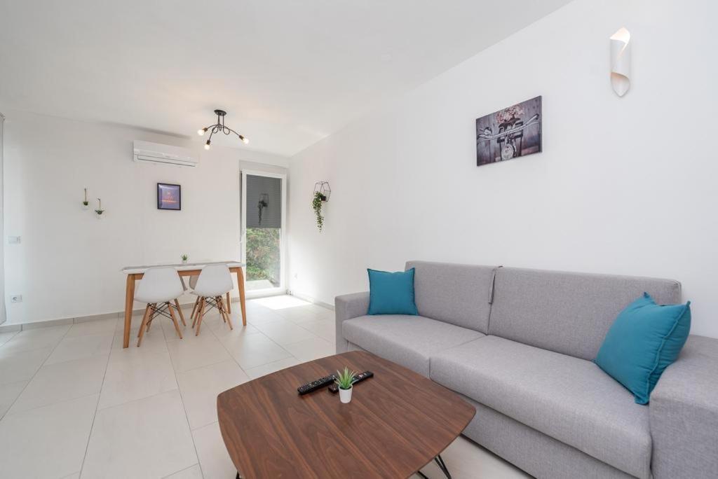 Apartments House Novel Новаля Екстер'єр фото